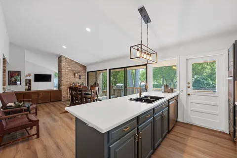 $1,200,000 | 1603 Westlake Drive, West Lake Hills, TX 78746