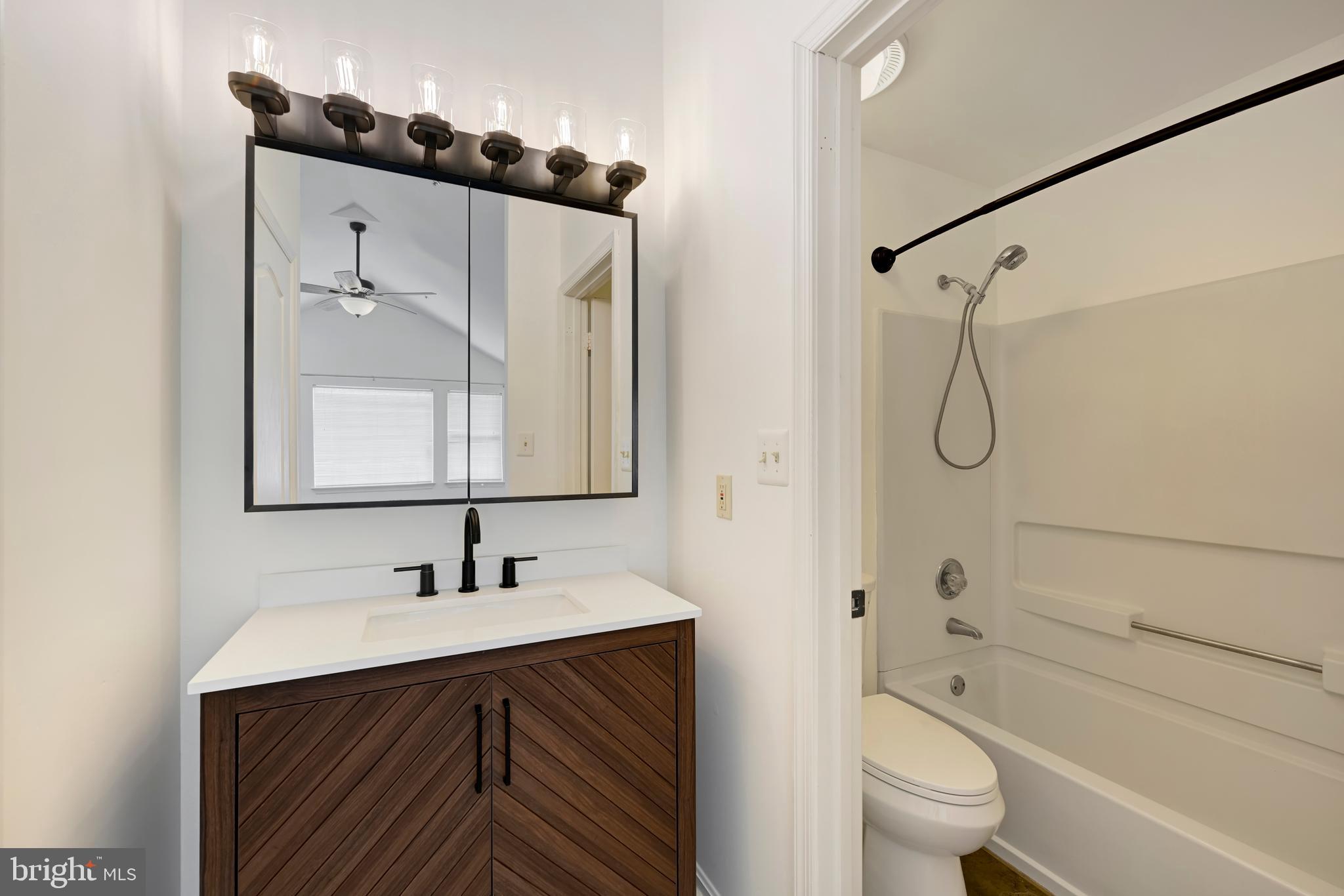 8591 Falls Run Road, Unit K Ellicott City, MD 21043 - Photo 10 of 14 Primary Bathroom