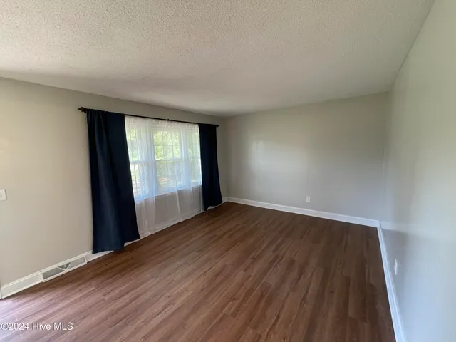 $2,400 | 102 Deerfield Road, Castle Hayne, NC 28429