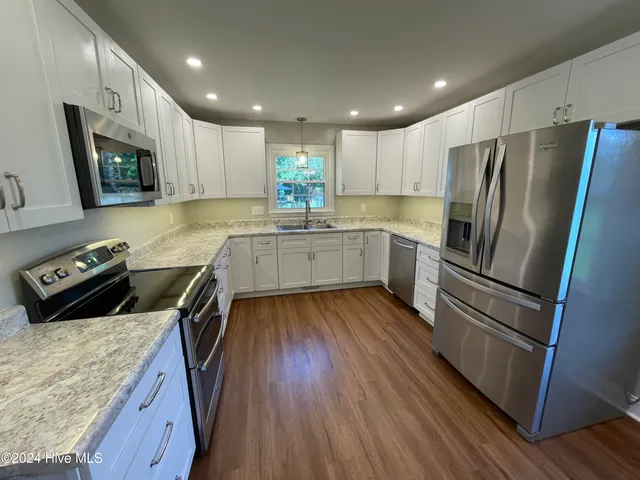 $2,400 | 102 Deerfield Road, Castle Hayne, NC 28429