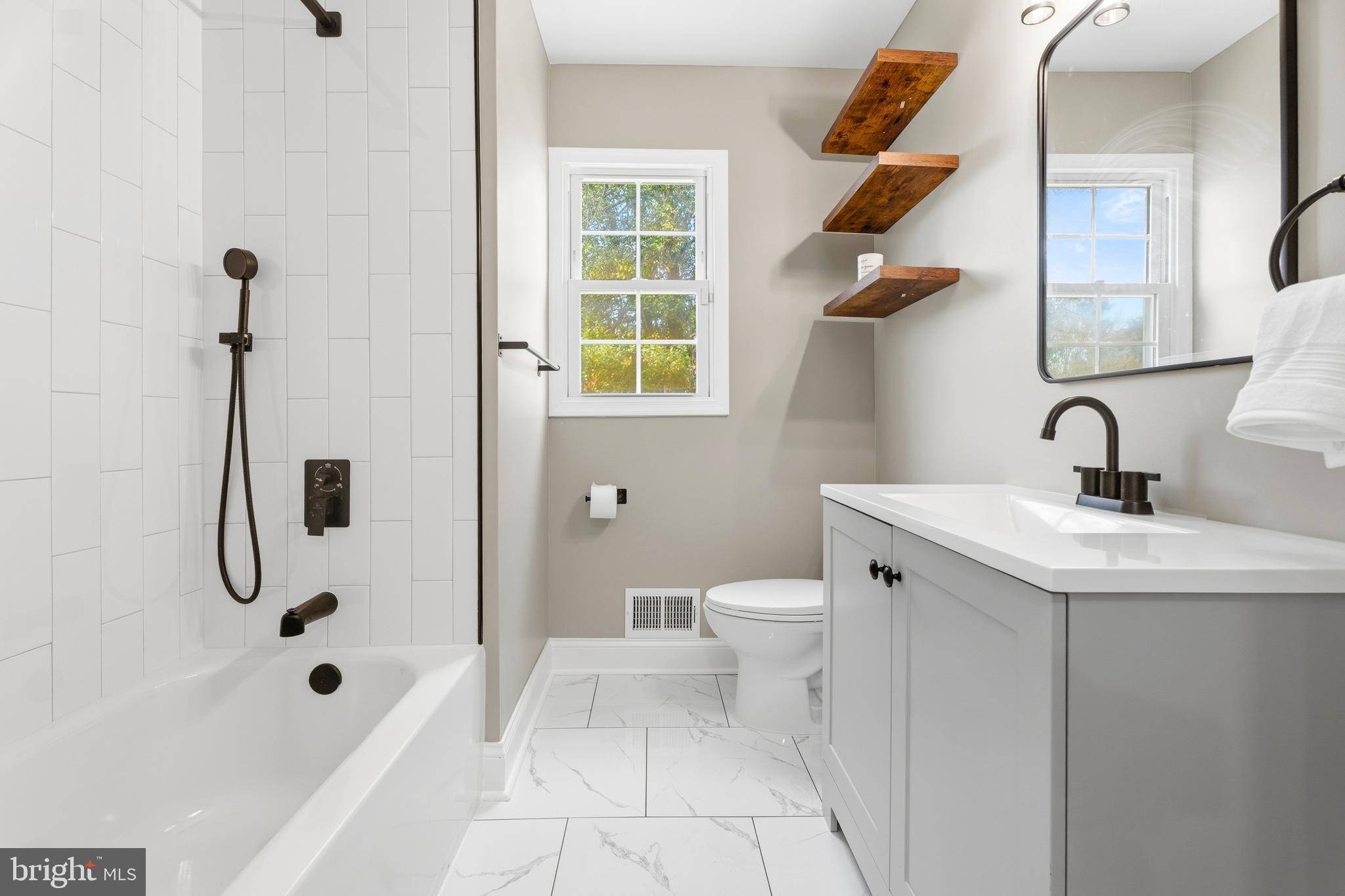 815 Gilbert Road Aberdeen, MD 21001 - Photo 23 of 58 Main Level Full Bathroom