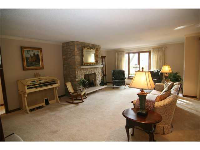 12303 Charing Cross Road Carmel, IN 46033 - Photo 5 of 12 Gallery Image 5