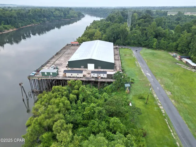 $1,599,000 | 8599 Gadsden Trail, Sneads, FL 32460