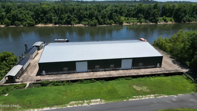 $1,599,000 | 8599 Gadsden Trail, Sneads, FL 32460