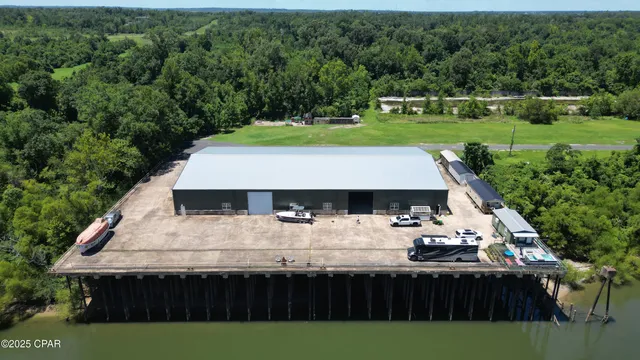 $1,599,000 | 8599 Gadsden Trail, Sneads, FL 32460