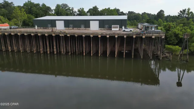 $1,599,000 | 8599 Gadsden Trail, Sneads, FL 32460