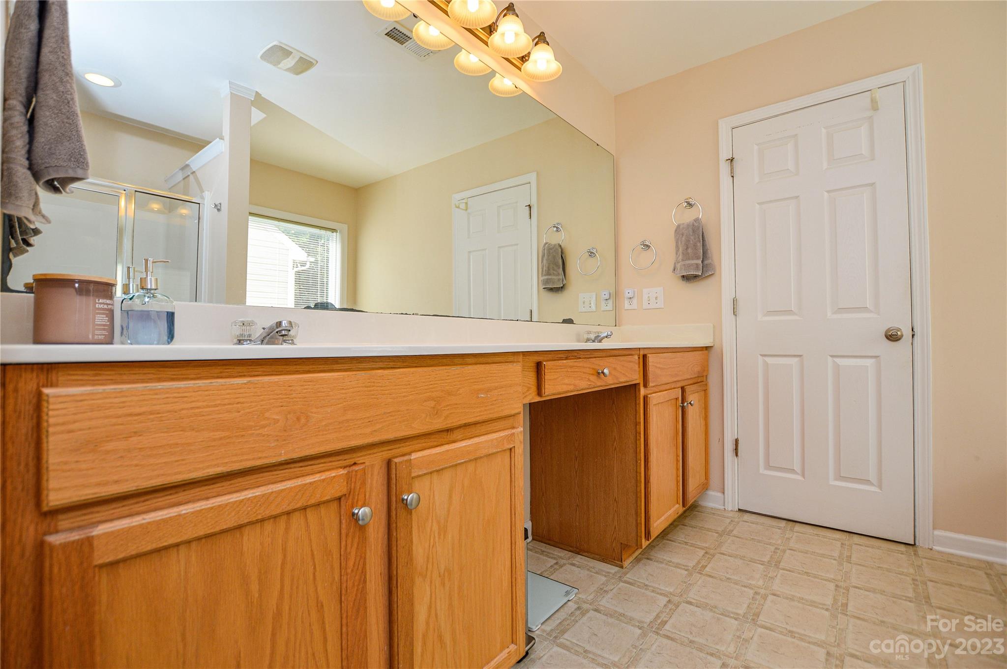 1818 Yaupon Road Charlotte, NC 28215 - Photo 34 of 42 Gallery Image 34