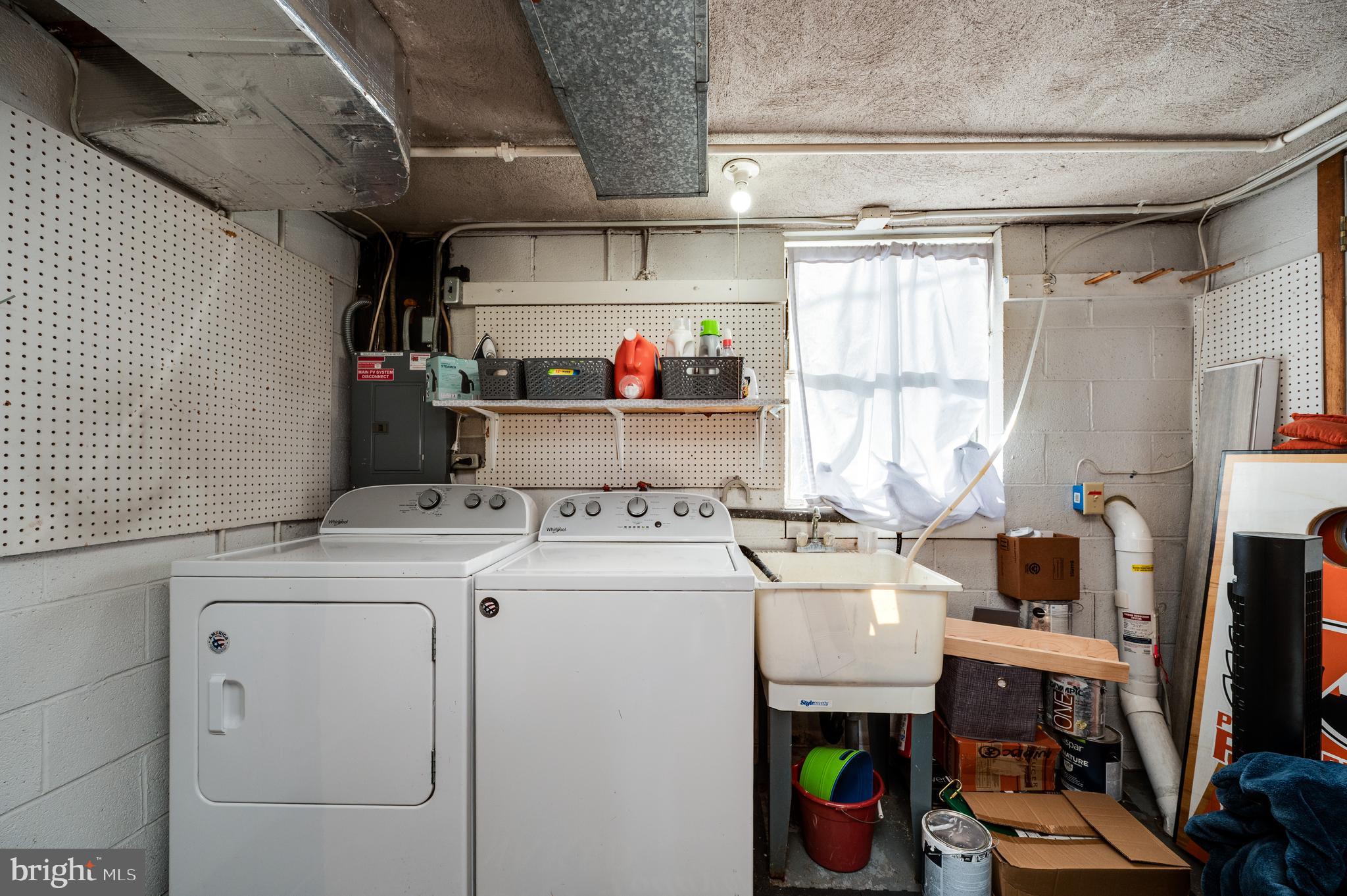 118 Octagon Avenue Sinking Spring, PA 19608 - Photo 36 of 45 a utility room with dryer and washer