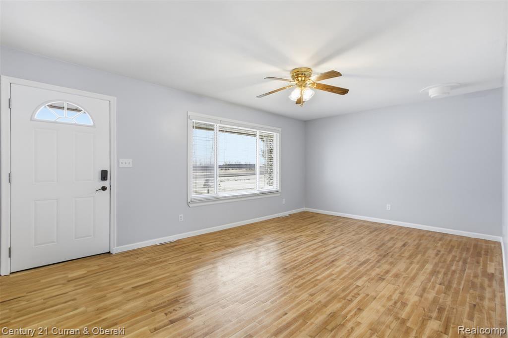 7960 Beard Road Byron, MI 48418 - Photo 4 of 23
