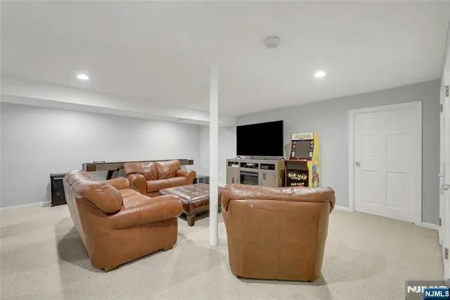 $629,999 | 10 Greenup Court, Wayne, NJ 07470