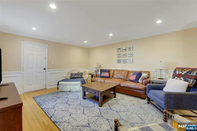 $629,999 | 10 Greenup Court, Wayne, NJ 07470