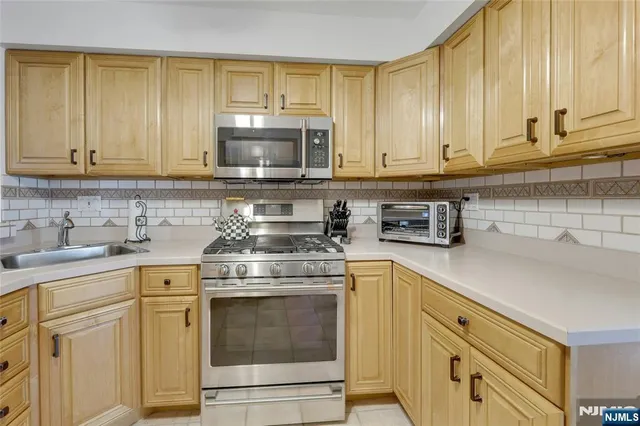 $629,999 | 10 Greenup Court, Wayne, NJ 07470