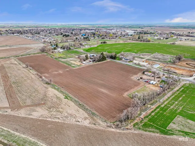 $350,000 | 1876 East 2900 South, Unit A, Wendell, ID 83355