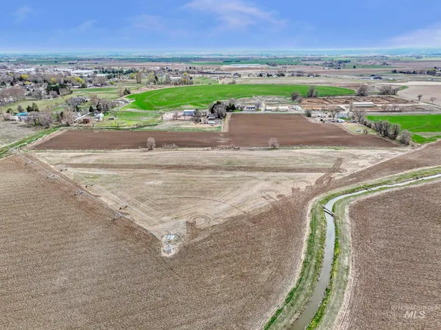 $350,000 | 1876 East 2900 South, Unit A, Wendell, ID 83355