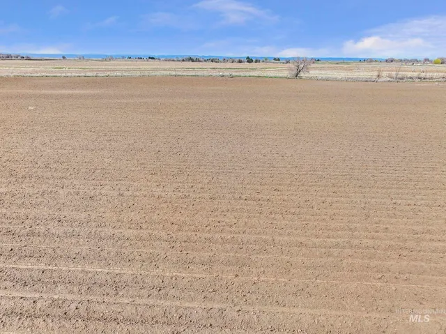 $350,000 | 1876 East 2900 South, Unit A, Wendell, ID 83355