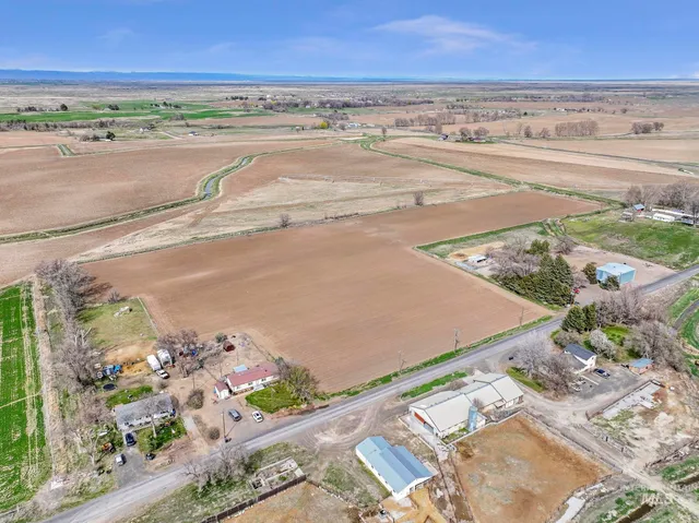 $350,000 | 1876 East 2900 South, Unit A, Wendell, ID 83355