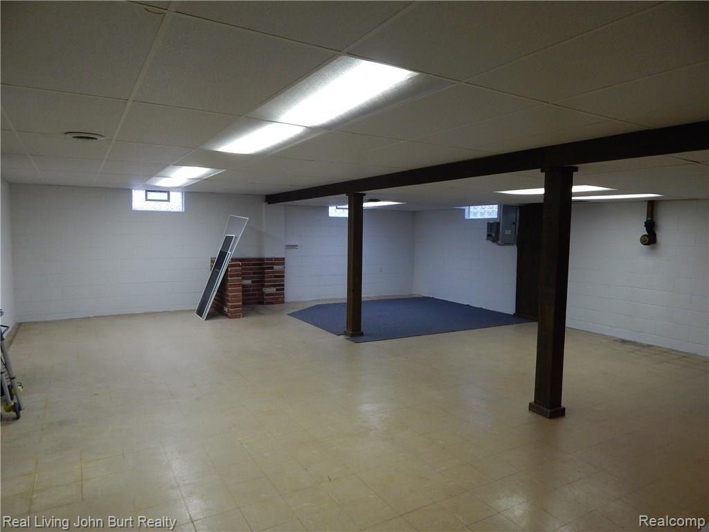 2406 Cole Road Lake Orion, MI 48362 - Photo 20 of 24 LARGE BASEMENT