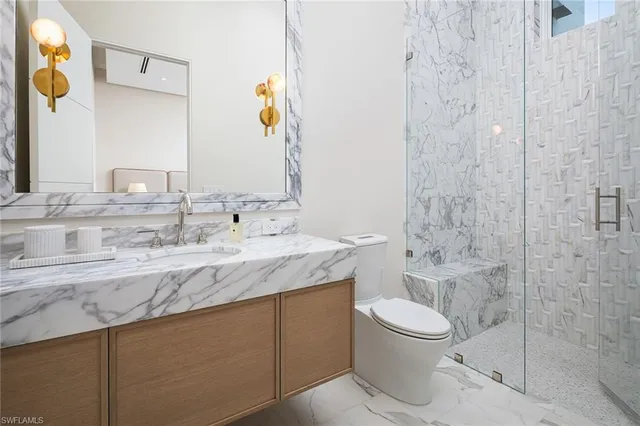 $18,500,000 | 584 Banyan Boulevard, Naples, FL 34102