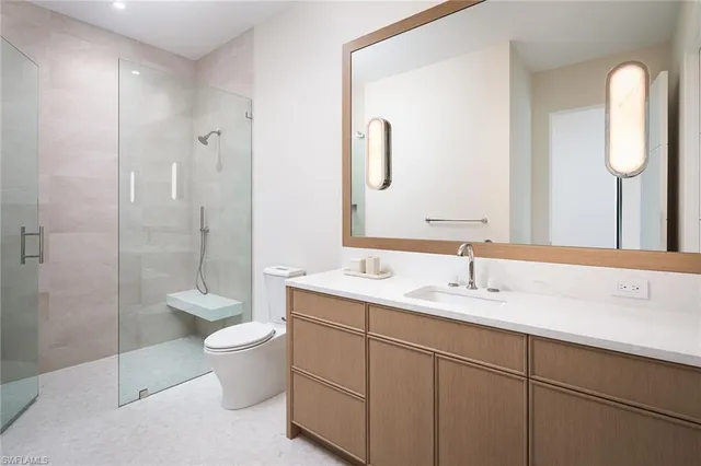 $18,500,000 | 584 Banyan Boulevard, Naples, FL 34102