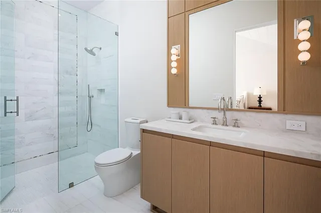 $18,500,000 | 584 Banyan Boulevard, Naples, FL 34102