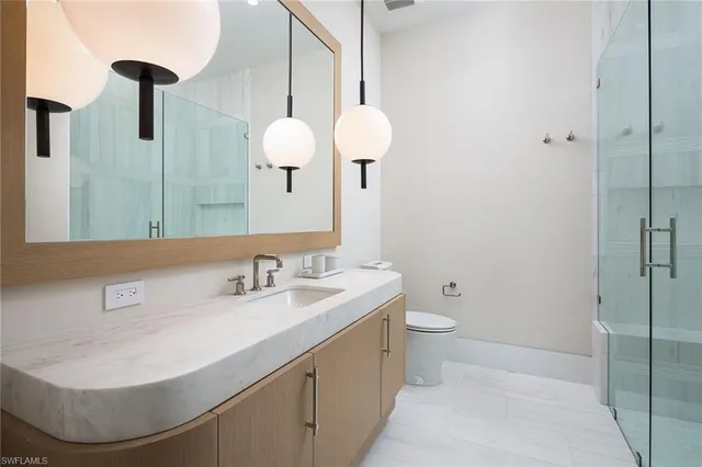 $18,500,000 | 584 Banyan Boulevard, Naples, FL 34102