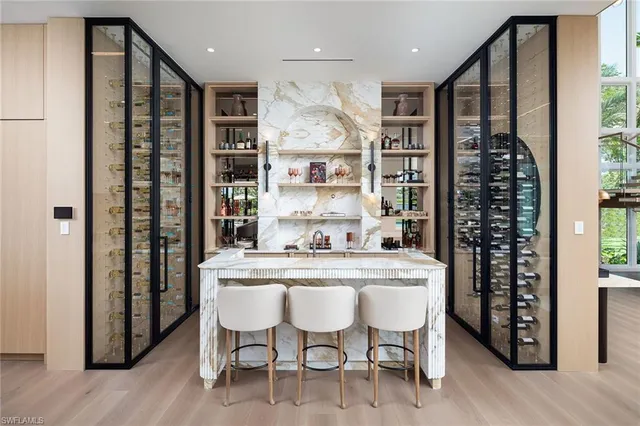 $18,500,000 | 584 Banyan Boulevard, Naples, FL 34102