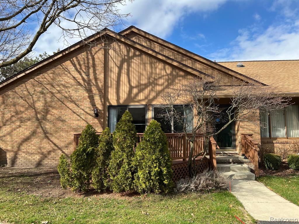 2218 London Bridge Drive Rochester, MI 48307 - Photo 3 of 21