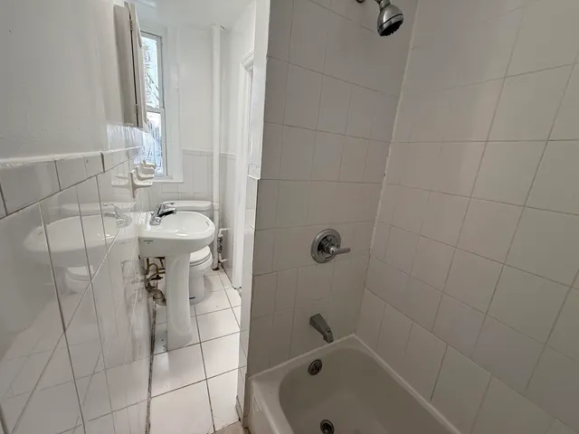 $1,300 | 1513 Summit Avenue, Unit 6, Union City, NJ 07087