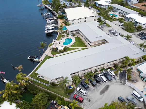 $2,600 | 3216 Southeast 12th Street, Unit 28, Pompano Beach, FL 33062