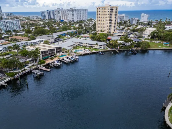 $2,600 | 3216 Southeast 12th Street, Unit 28, Pompano Beach, FL 33062