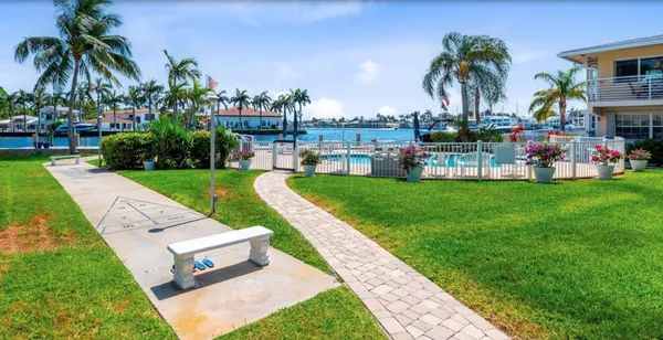 $2,600 | 3216 Southeast 12th Street, Unit 28, Pompano Beach, FL 33062