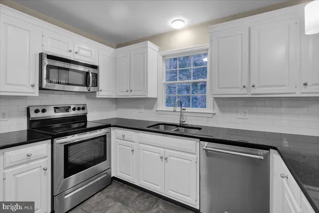 $469,900 | 2052 Lincoln Court, Wyomissing, PA 19610