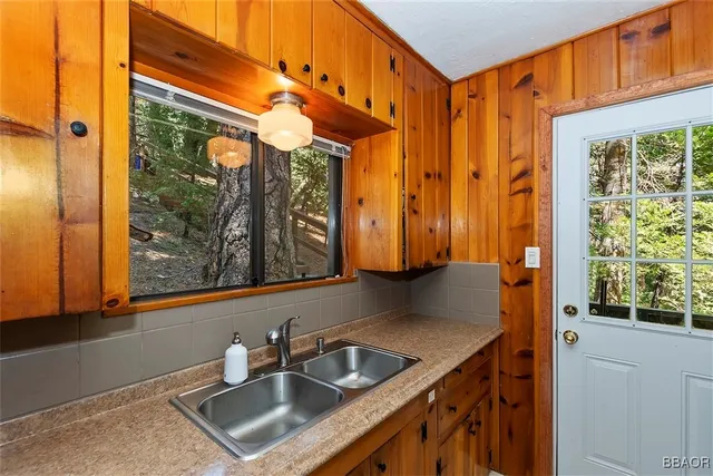 $390,000 | 26293 Highway 189, Twin Peaks, CA 92391