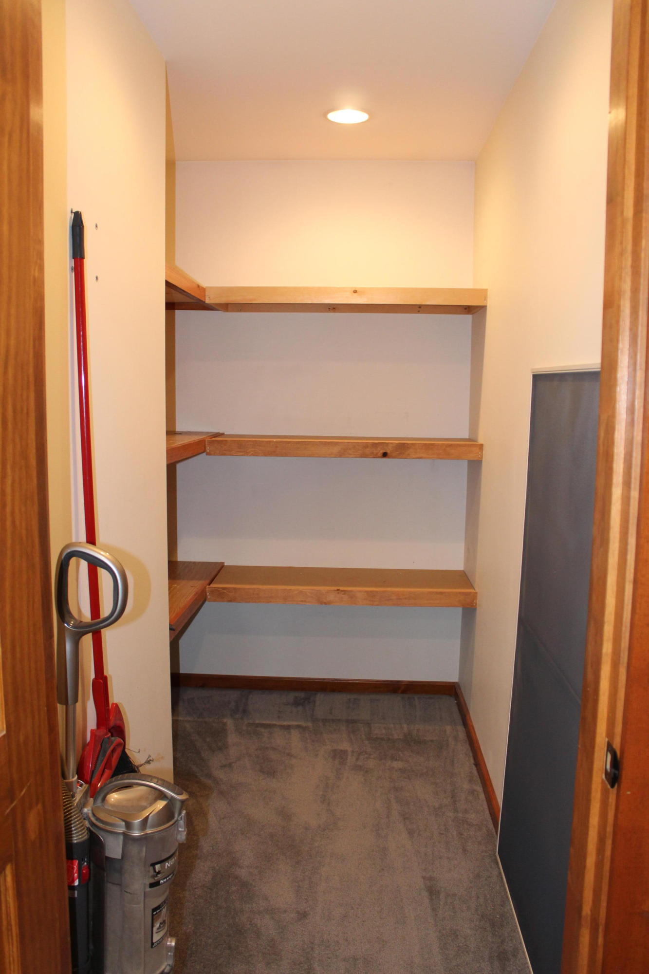 1873 Eastern Road Warren, ME 04864 - Photo 20 of 34 20 2nd Fl Closet