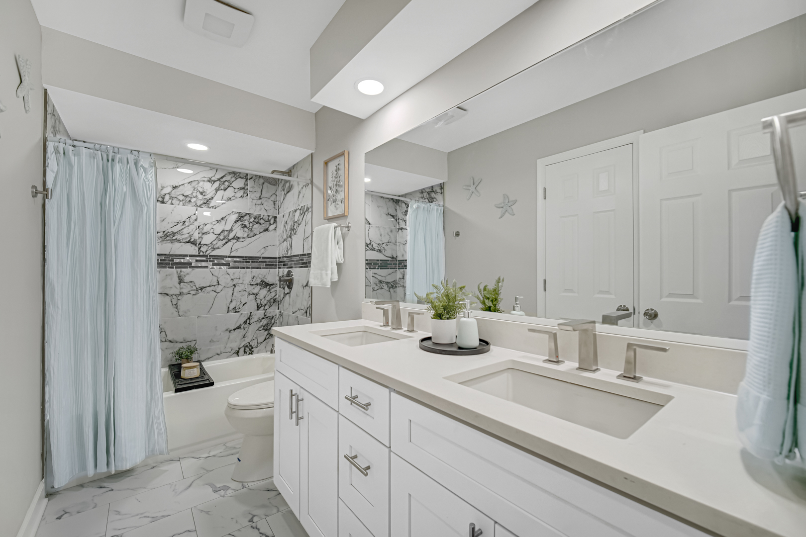 30 Cornwall Drive Crete, IL 60417 - Photo 18 of 44 a bathroom with a sink and a mirror