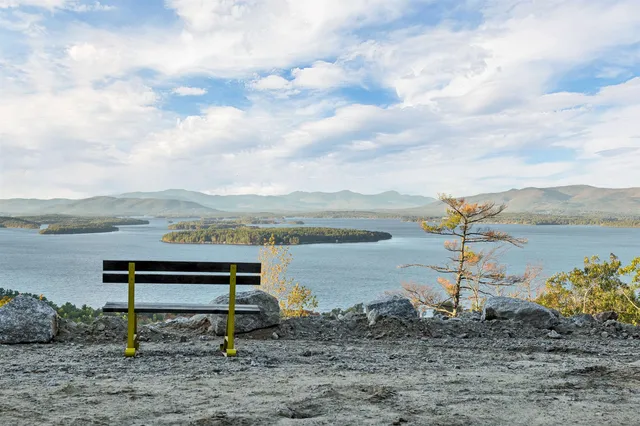 $750,000 | 90 Briarcliff Road, Gilford, NH 03249