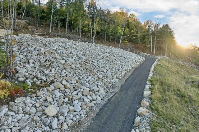 $750,000 | 90 Briarcliff Road, Gilford, NH 03249