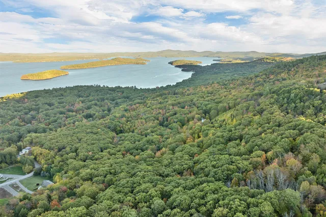 $750,000 | 90 Briarcliff Road, Gilford, NH 03249