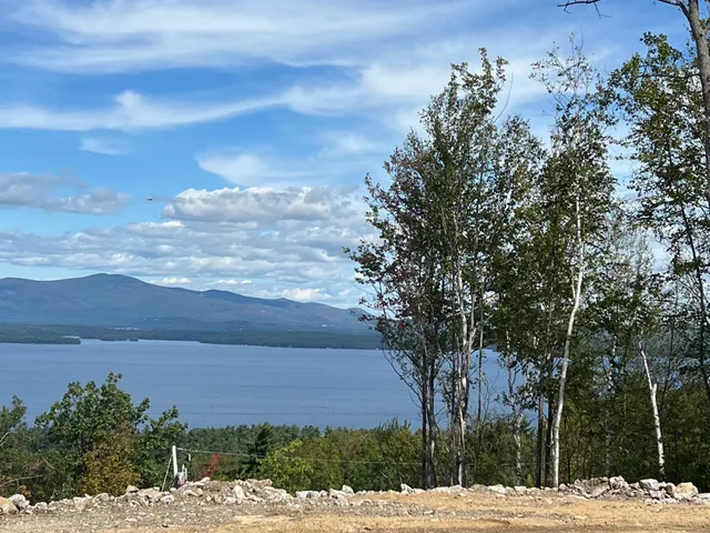 $750,000 | 90 Briarcliff Road, Gilford, NH 03249