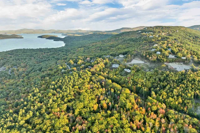 $750,000 | 90 Briarcliff Road, Gilford, NH 03249