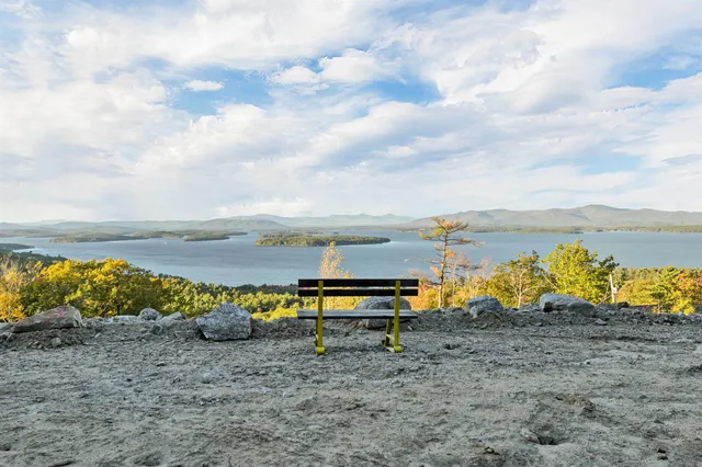 $750,000 | 90 Briarcliff Road, Gilford, NH 03249