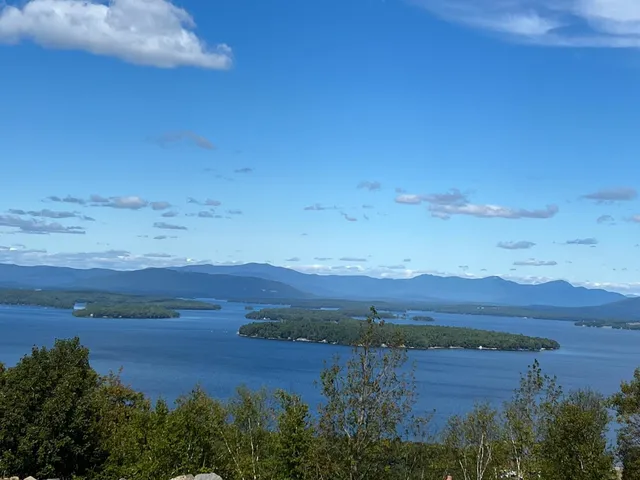 $750,000 | 90 Briarcliff Road, Gilford, NH 03249