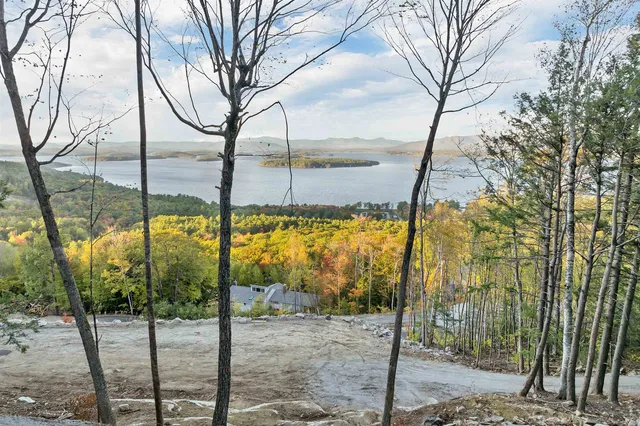 $750,000 | 90 Briarcliff Road, Gilford, NH 03249