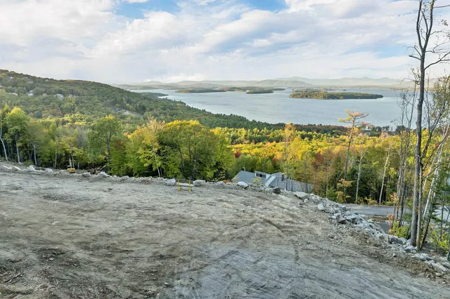 $750,000 | 90 Briarcliff Road, Gilford, NH 03249