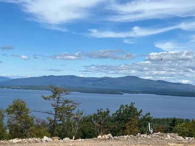 $750,000 | 90 Briarcliff Road, Gilford, NH 03249