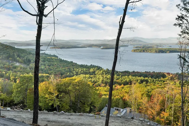 $750,000 | 90 Briarcliff Road, Gilford, NH 03249