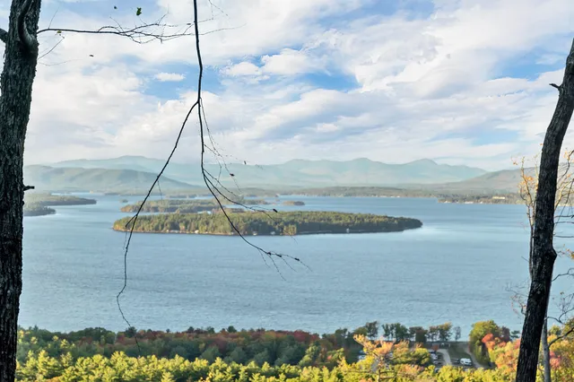 $750,000 | 90 Briarcliff Road, Gilford, NH 03249