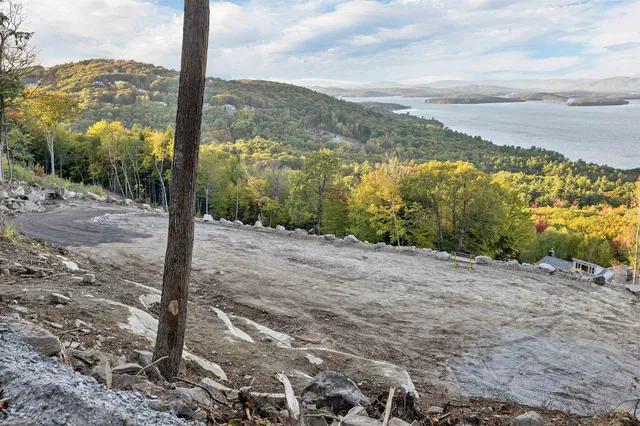 $750,000 | 90 Briarcliff Road, Gilford, NH 03249