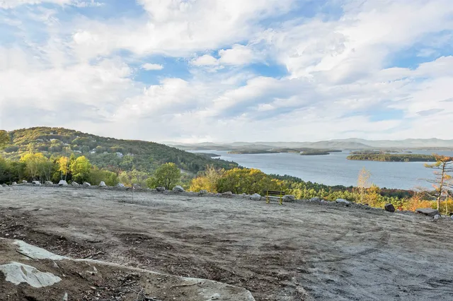 $750,000 | 90 Briarcliff Road, Gilford, NH 03249