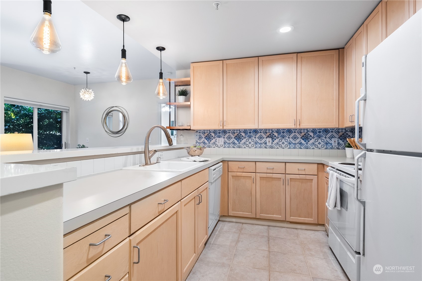 3221 Southwest Avalon Way, Unit 101 Seattle, WA 98126 - Photo 9 of 34 Gallery Image 9